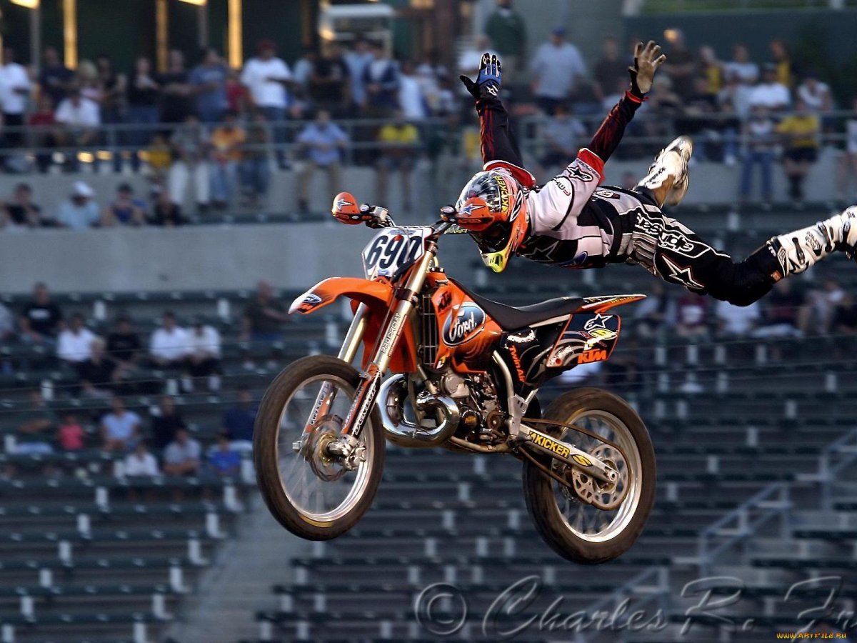 Стант на эндуро