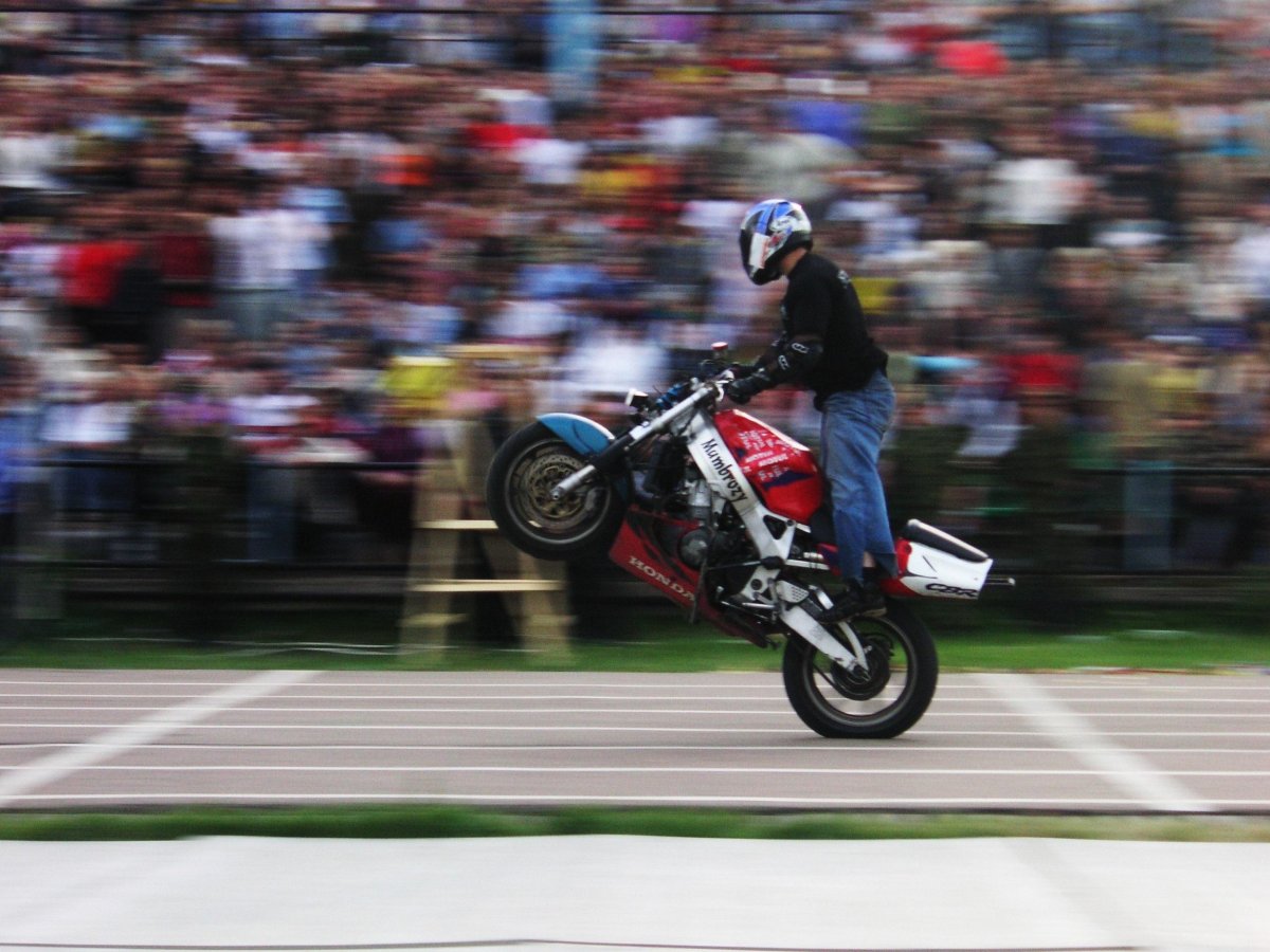 Трюки на мотоцикле ИЖ