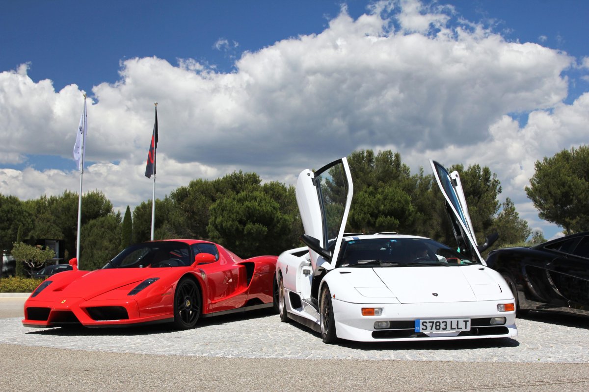 Феррари vs Ламборджини