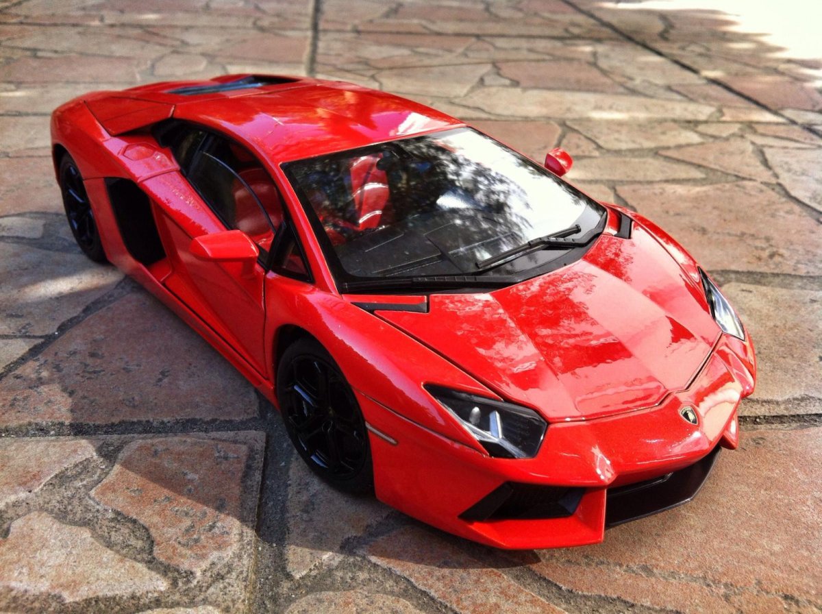 Ламборджини красная
