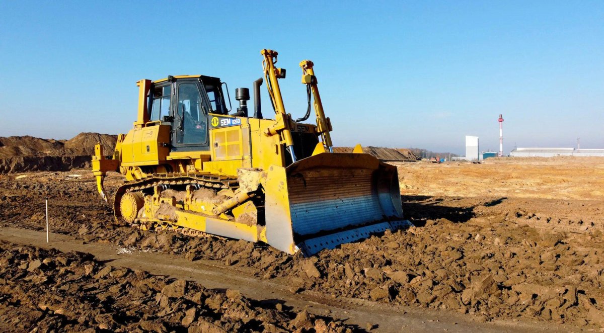 Бульдозер sem 826d