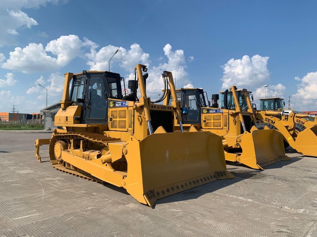 Бульдозер sem 816