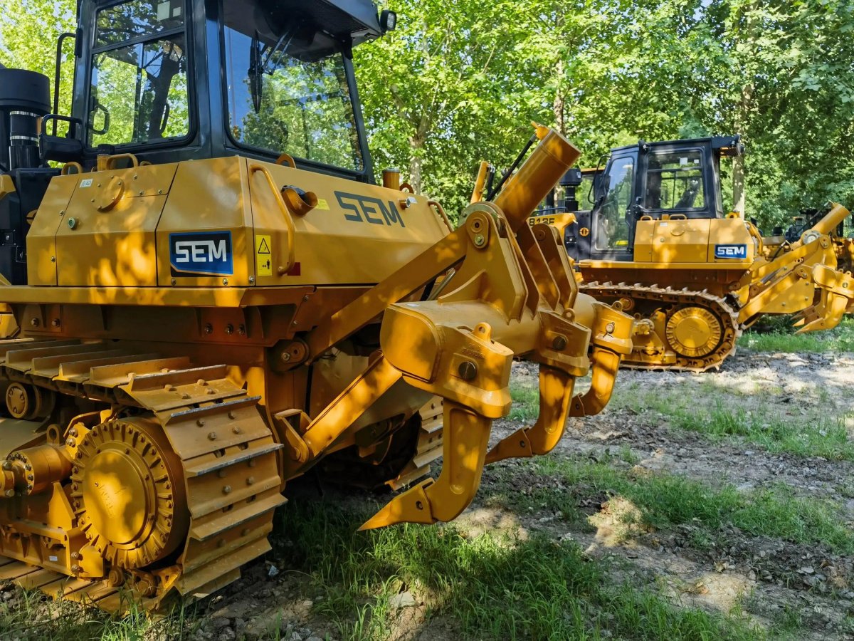 Бульдозер Komatsu d85