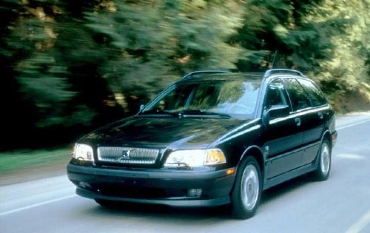 Вольво v40 2000