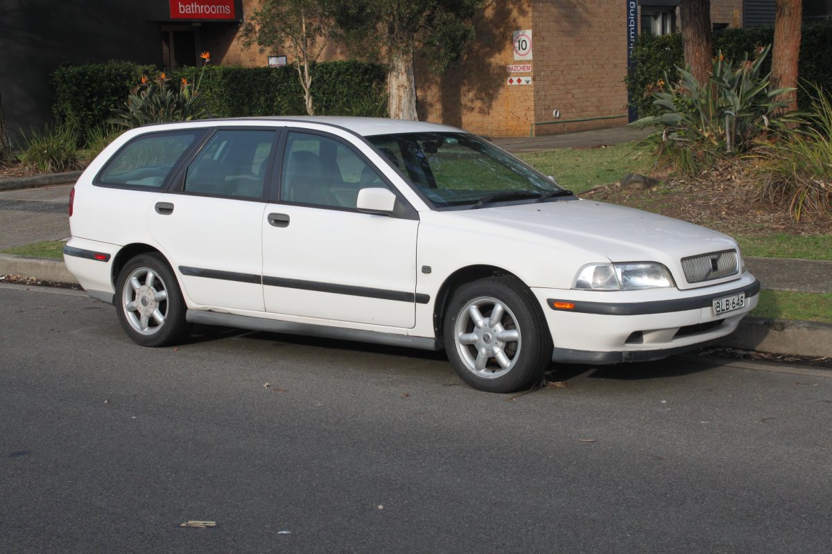 Volvo v40 1998