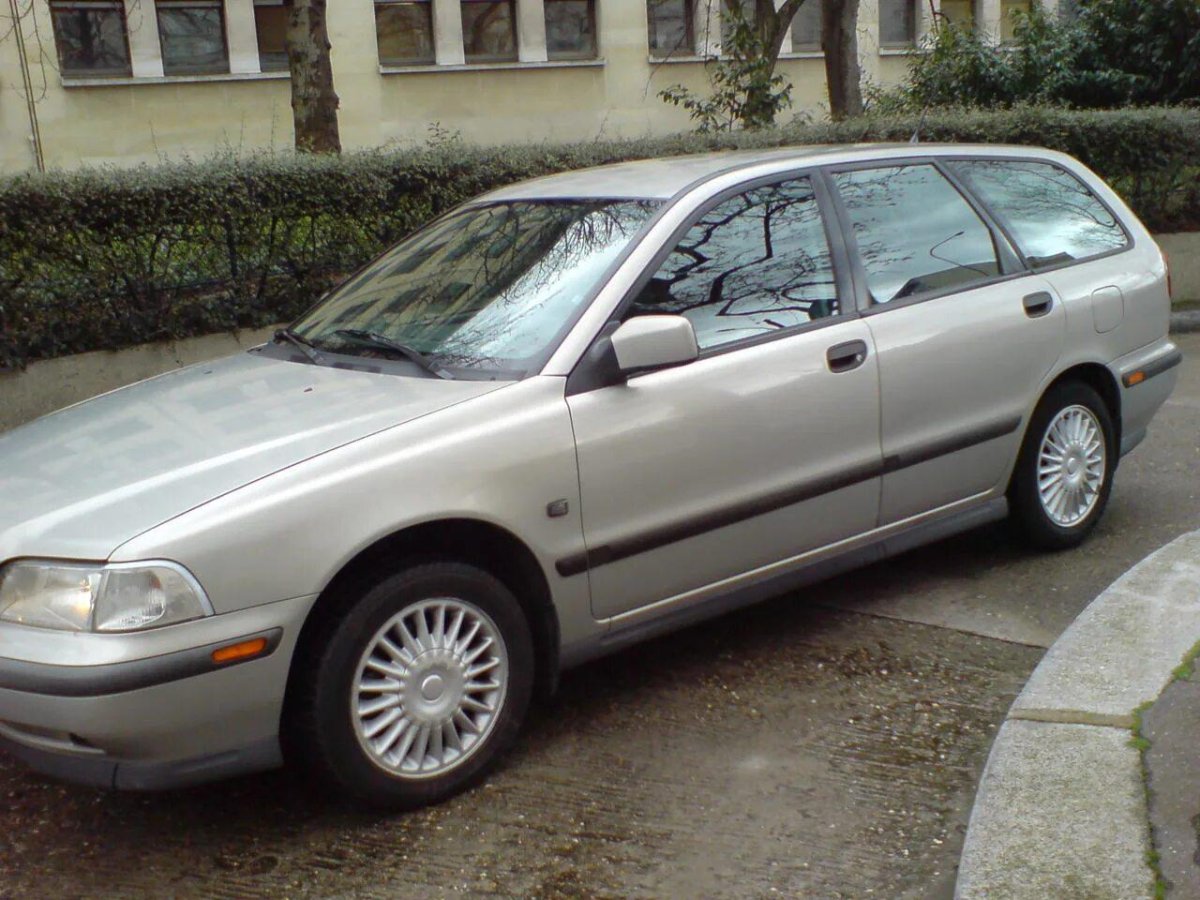 Volvo v40 1998