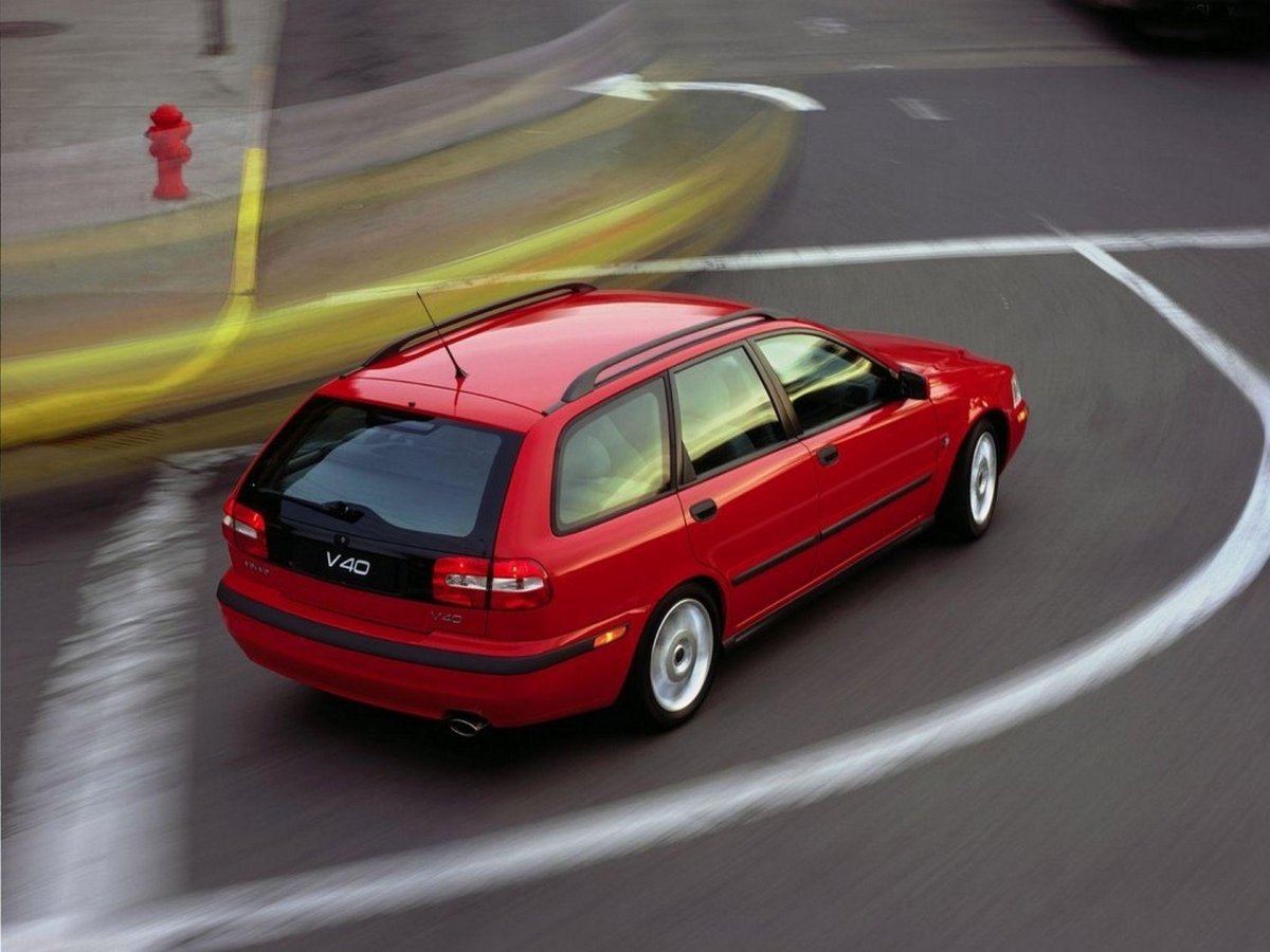 Volvo v40 универсал
