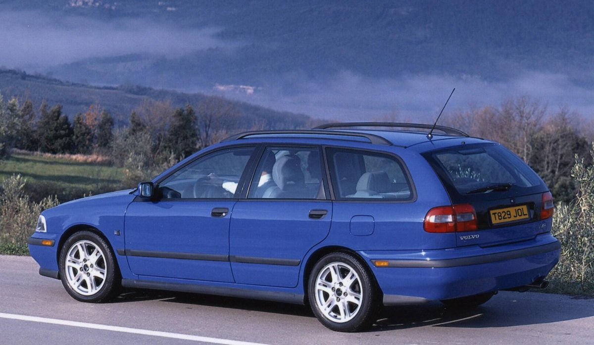 Вольво v40 1