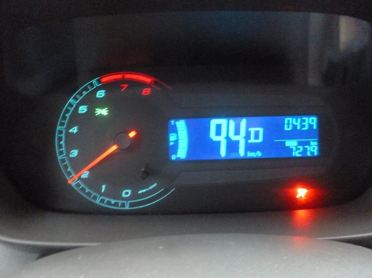 Chevrolet Cobalt приборная панель