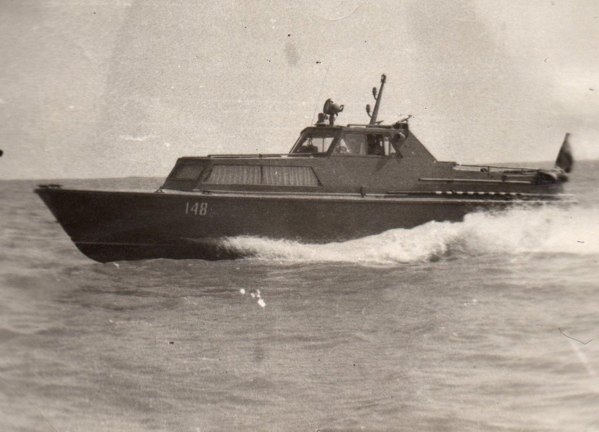 Катер Аист 701