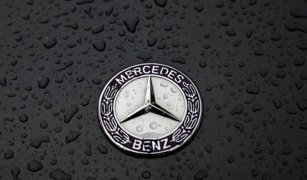 Mercedes Benz logo