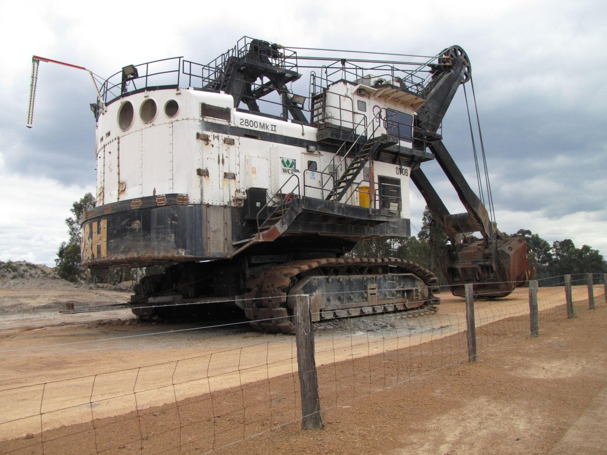 Экскаватор p h 2300 XPC