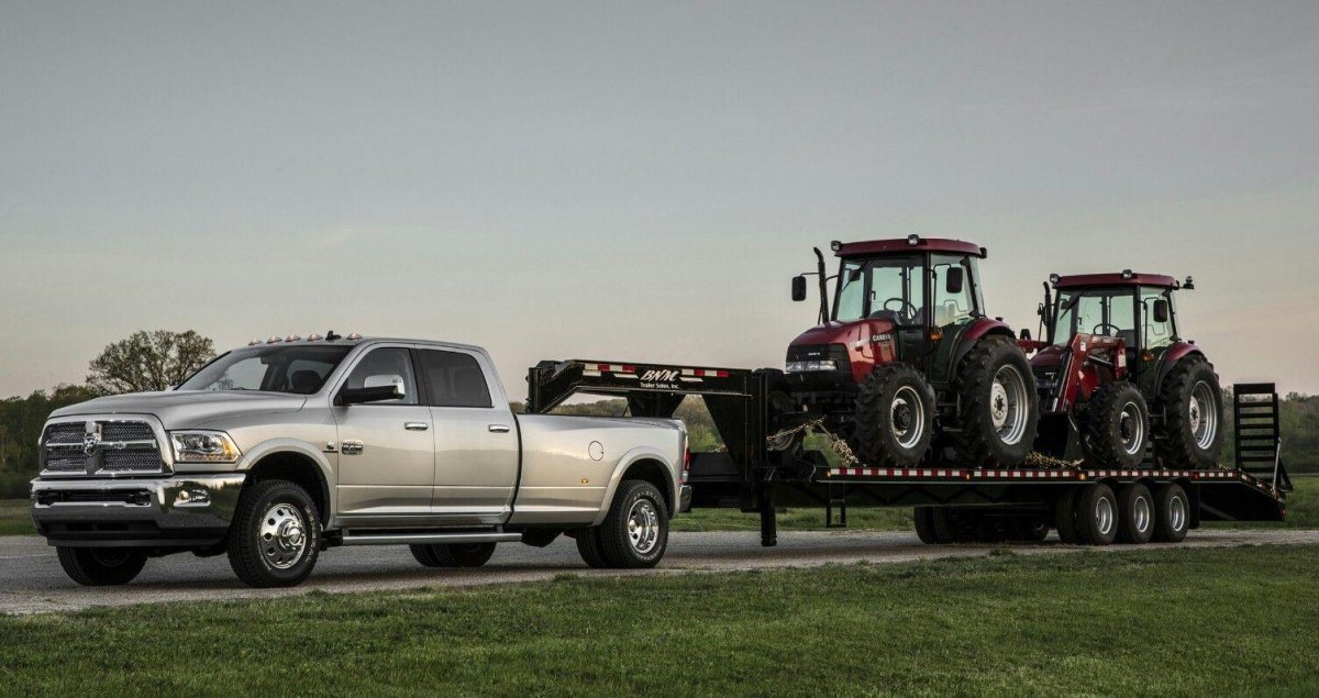 Додж Ram 3500 с прицепом
