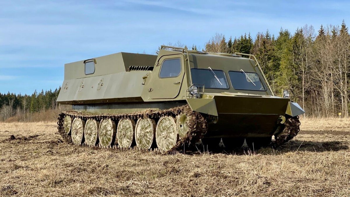 Гусеничный тягач ГАЗ 73 (ГТ-му),