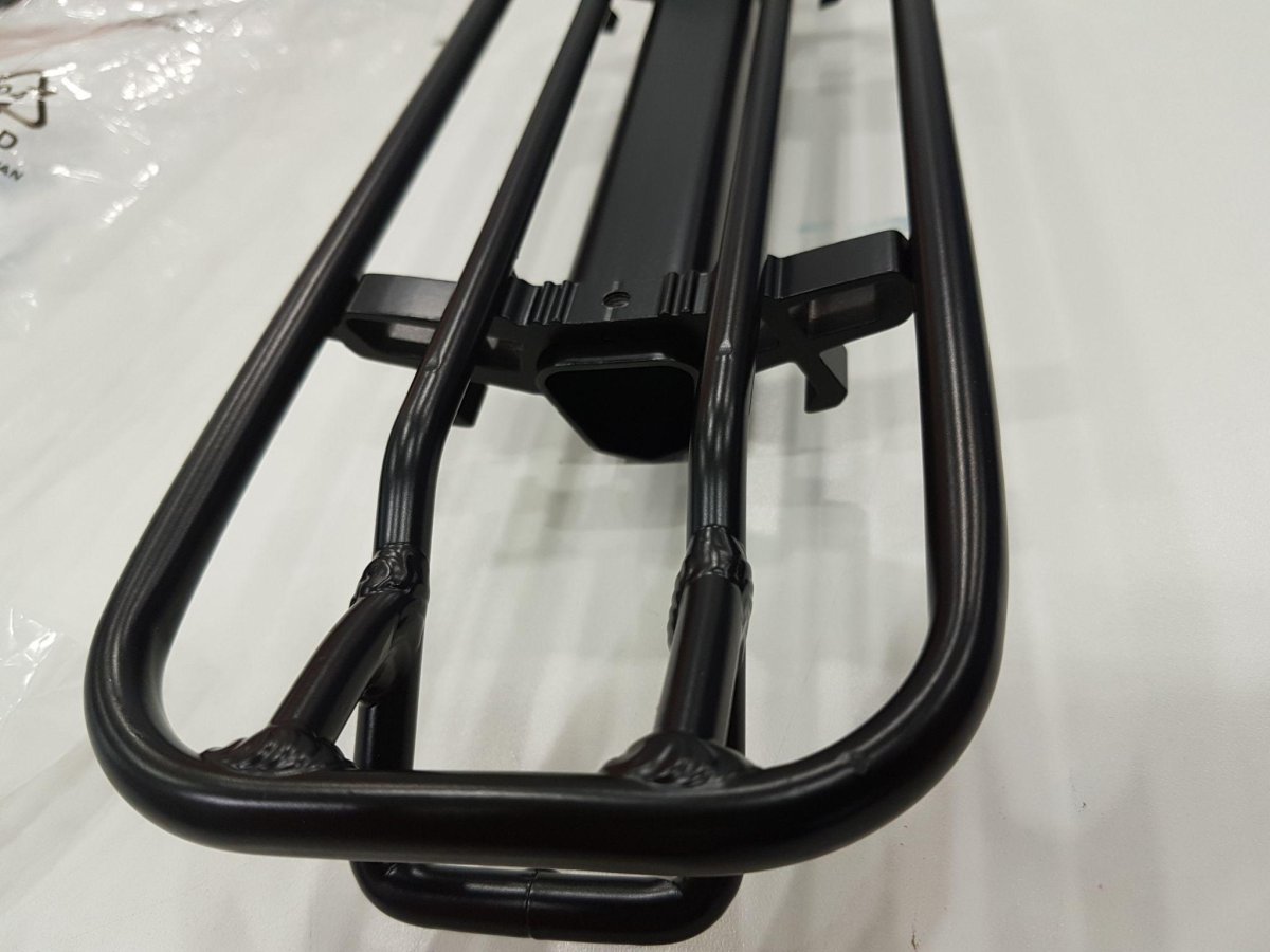 Hq-0004230 багажник 24"-28" HX-y673 консольный на подседедльный штырь алюм.