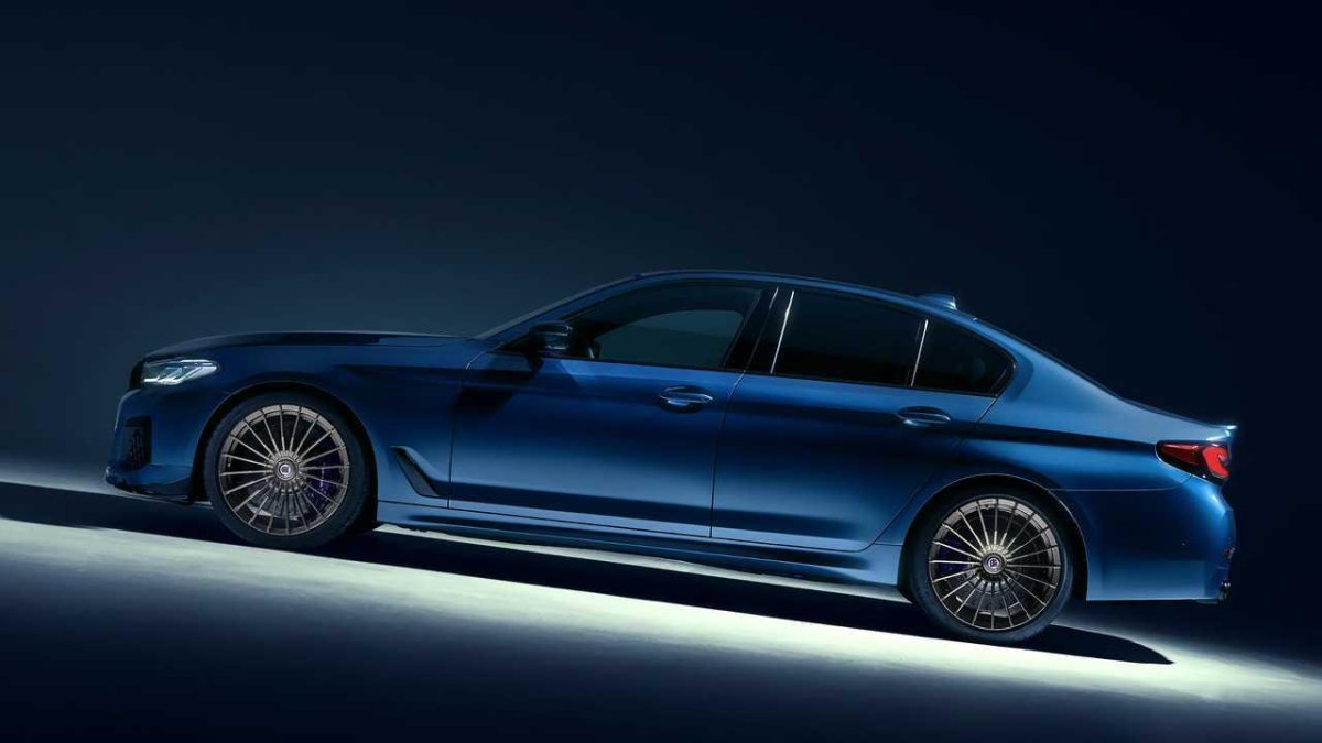 БМВ Альпина 2023