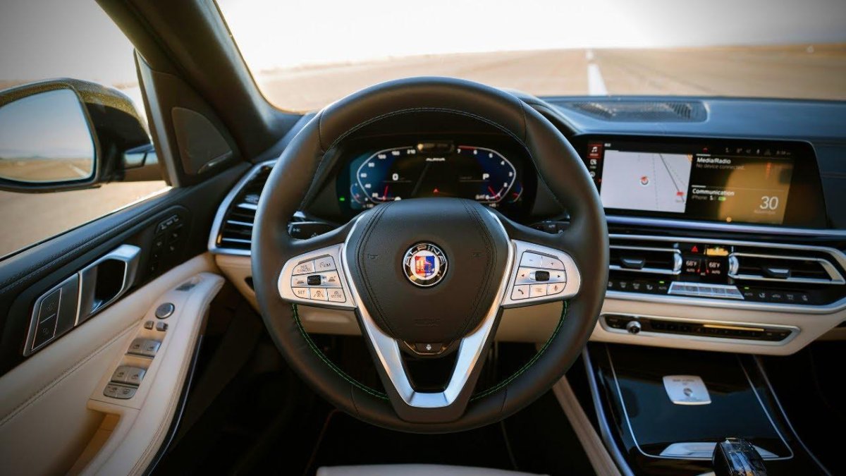 BMW x7 Alpina салон