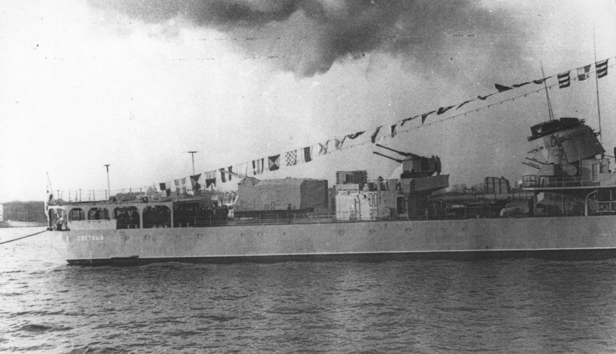 Эскадренный миноносец «сведущий».