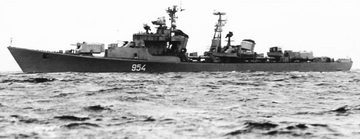 Эсминец спешный 56 пр