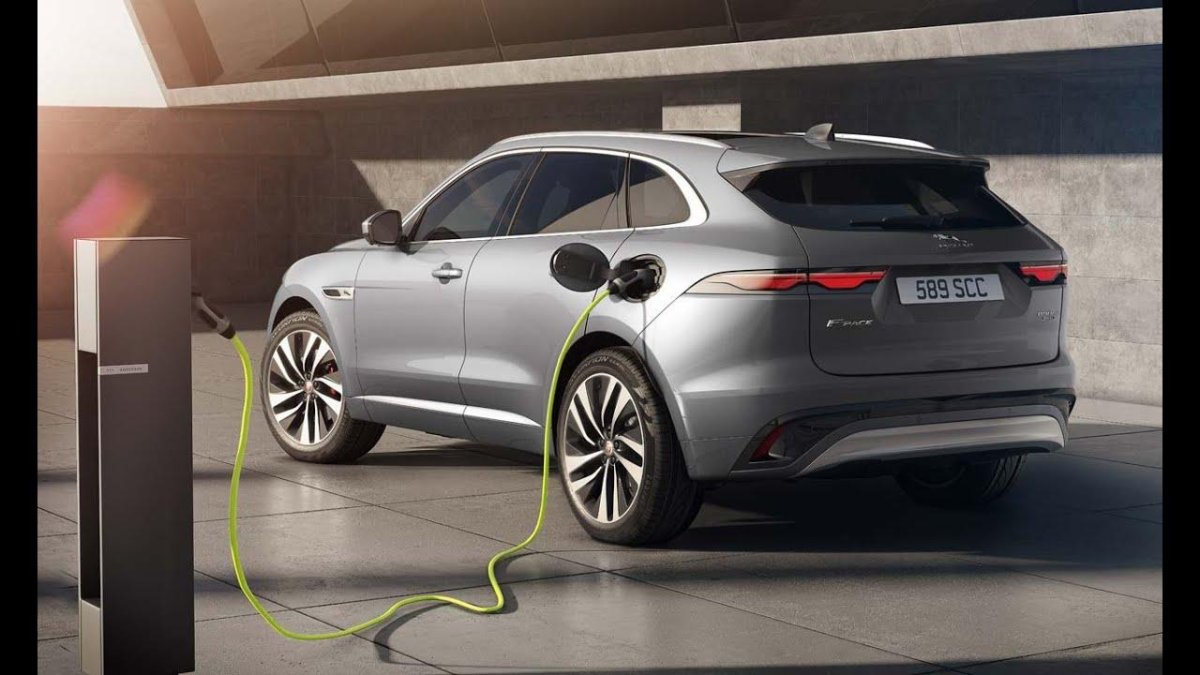 Ягуар f Pace 2021