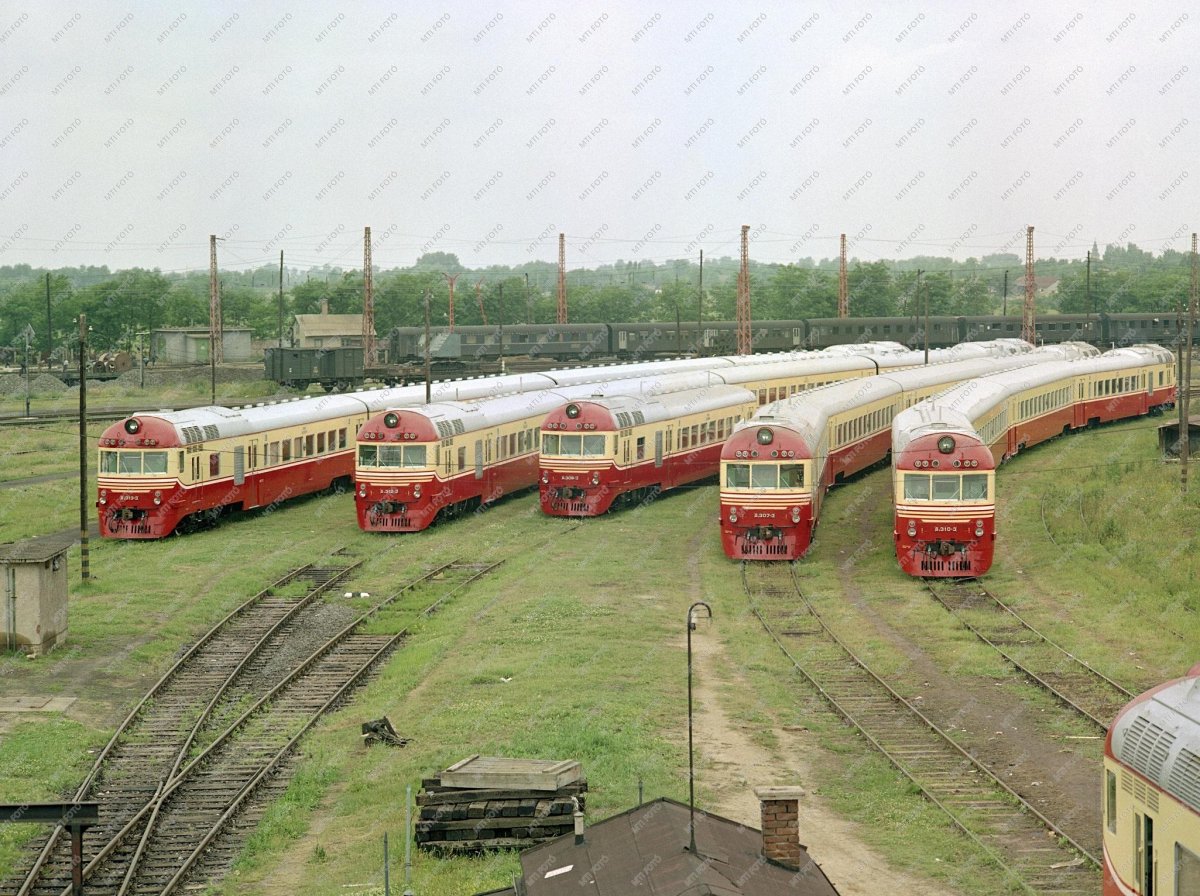 Дизель поезд Ганц МАВАГ
