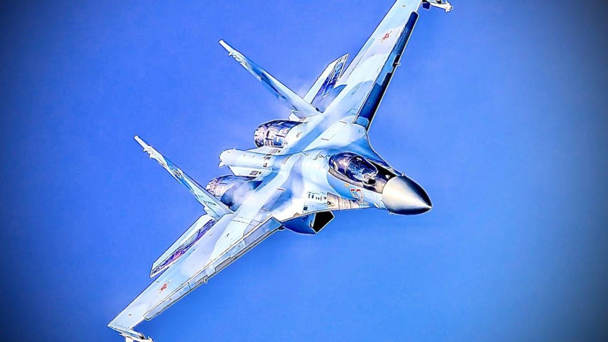 Истребитель Су-35