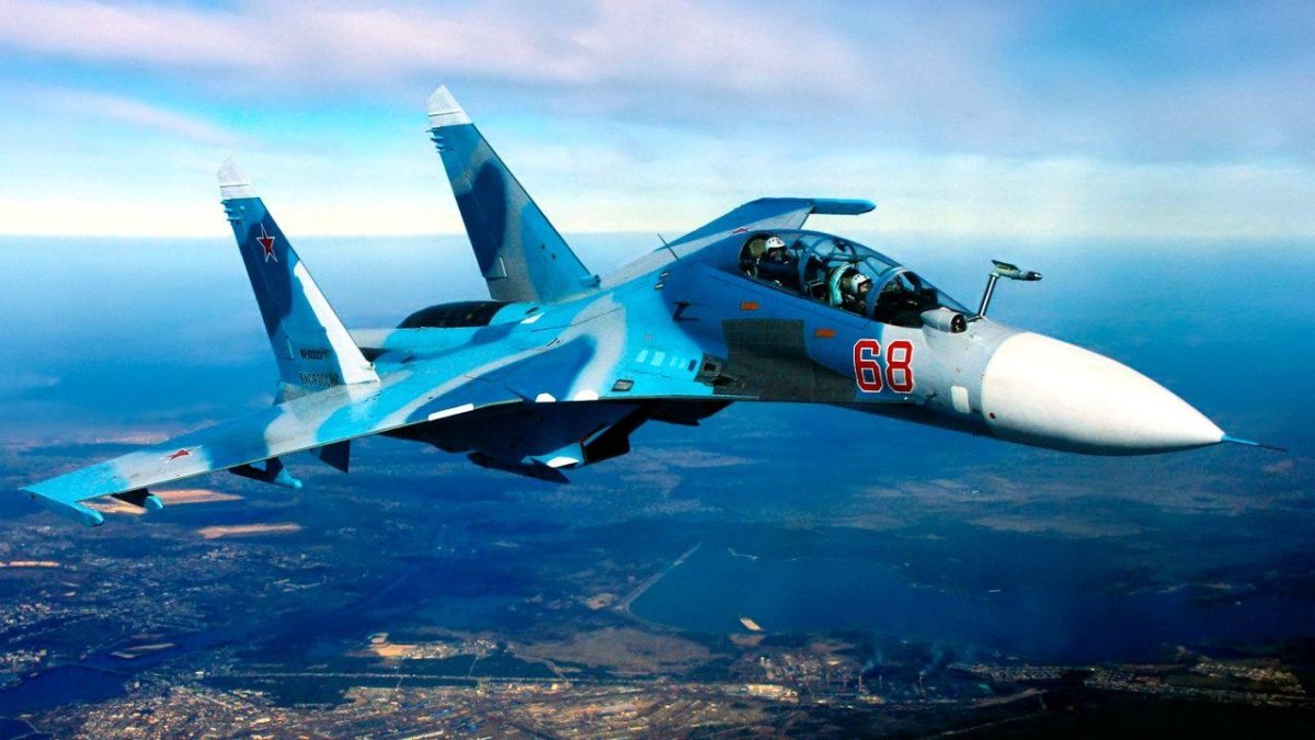 Самолет-истребитель Су-30