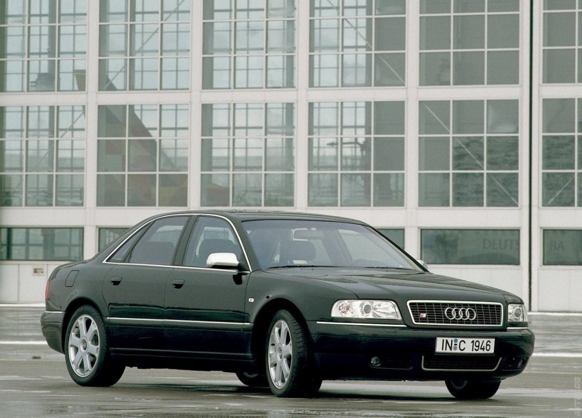 Ауди s8 d2