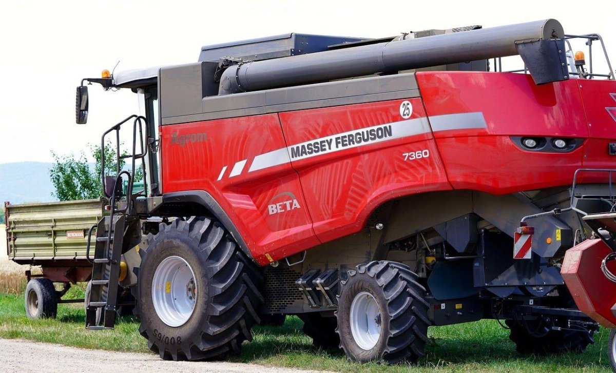 Комбайн versatile rt490