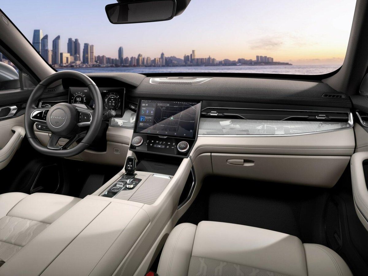 Кроссовер Lynk &amp; co 09