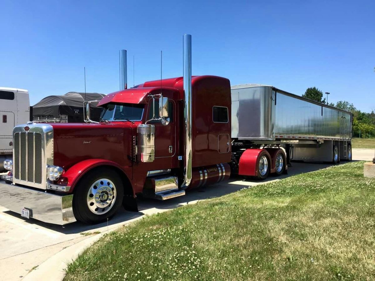 Петербилт 379 кастом