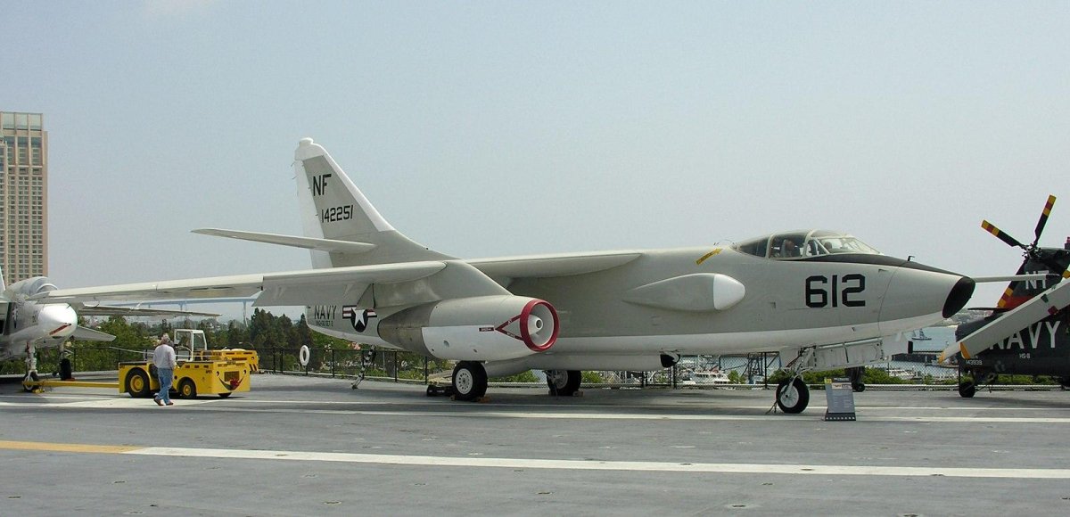 Eka-3b Skywarrior
