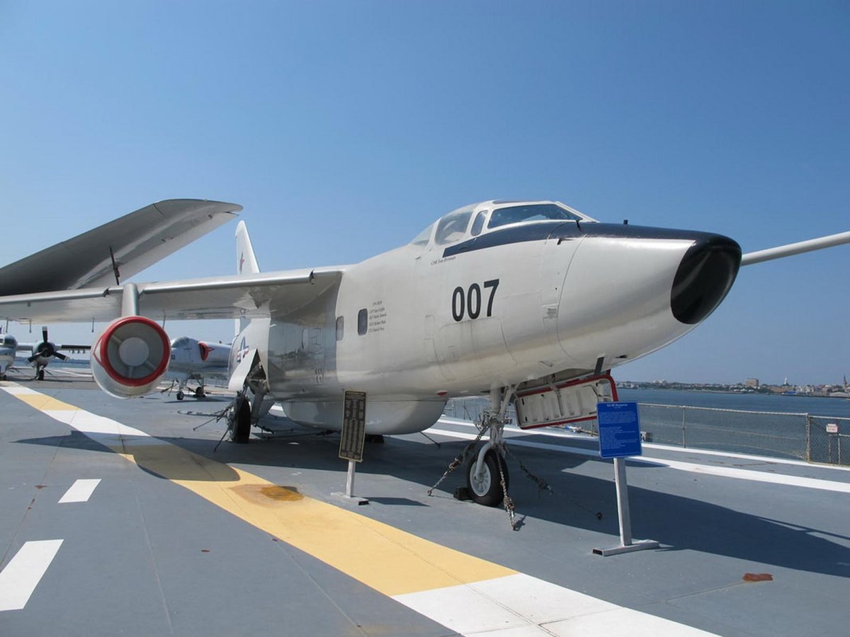 Eka-3b Skywarrior