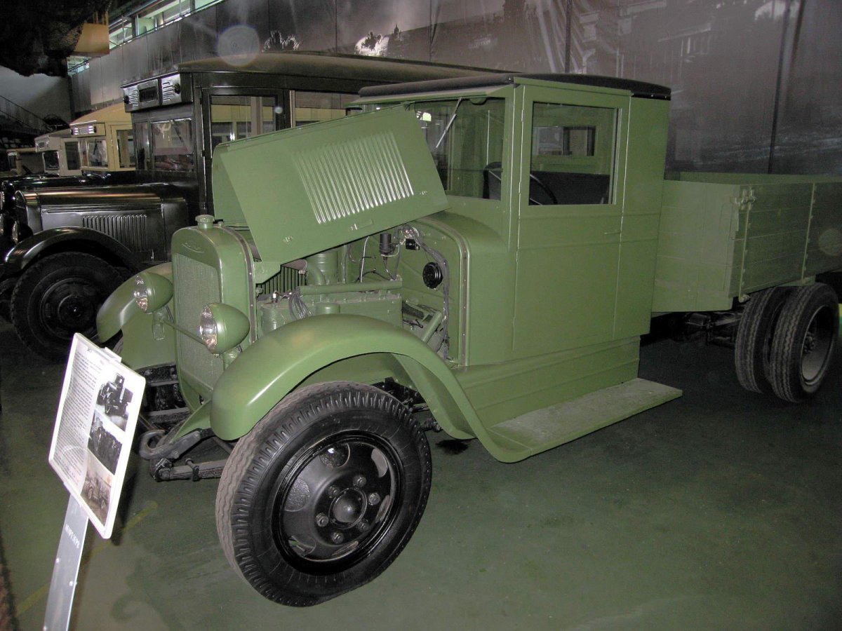 Полуторка и ЗИС 5