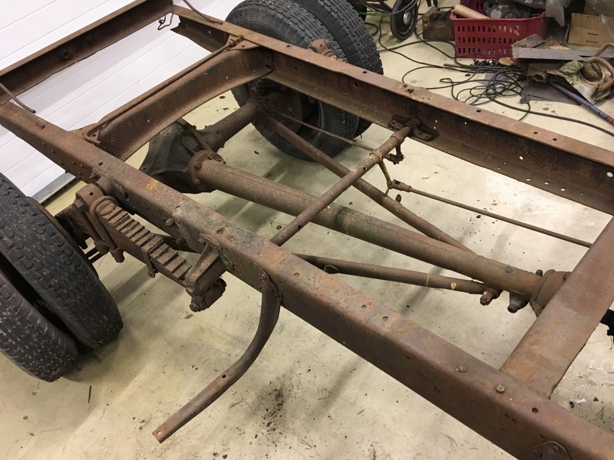 ГАЗ АА крепёж заднего моста