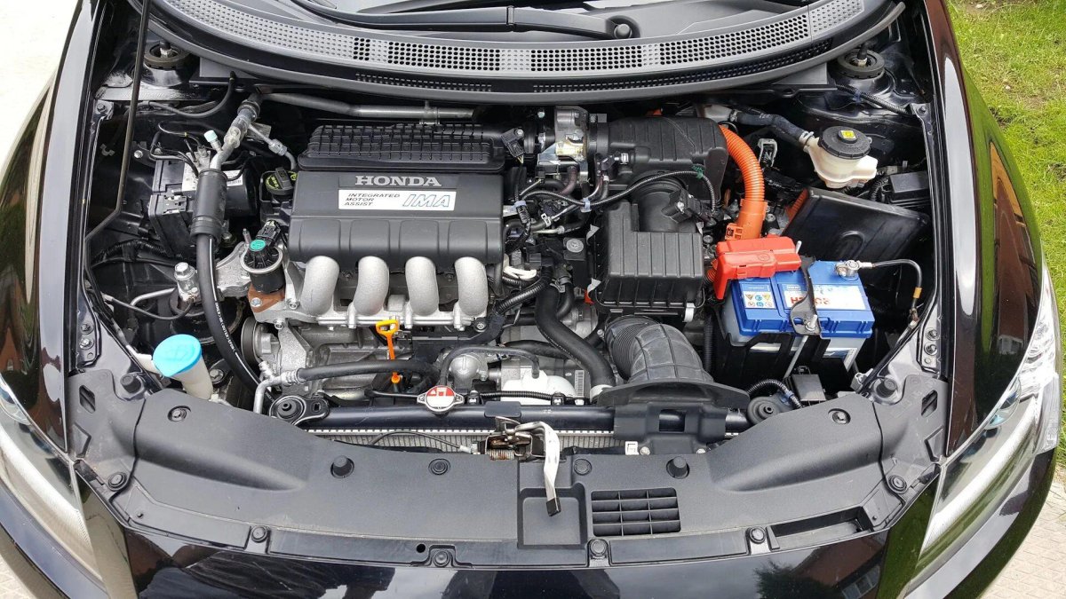 Honda Fit 2003 подкапотка