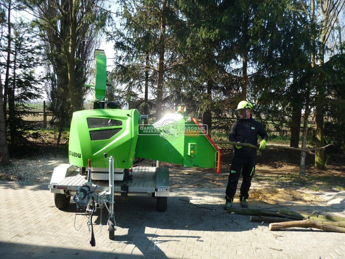 Измельчитель веток дизельный