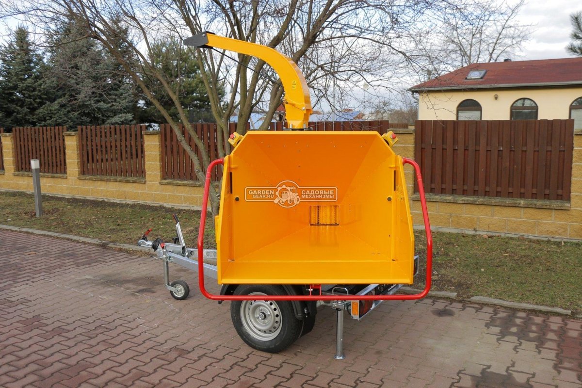 Измельчитель веток на колесном шасси