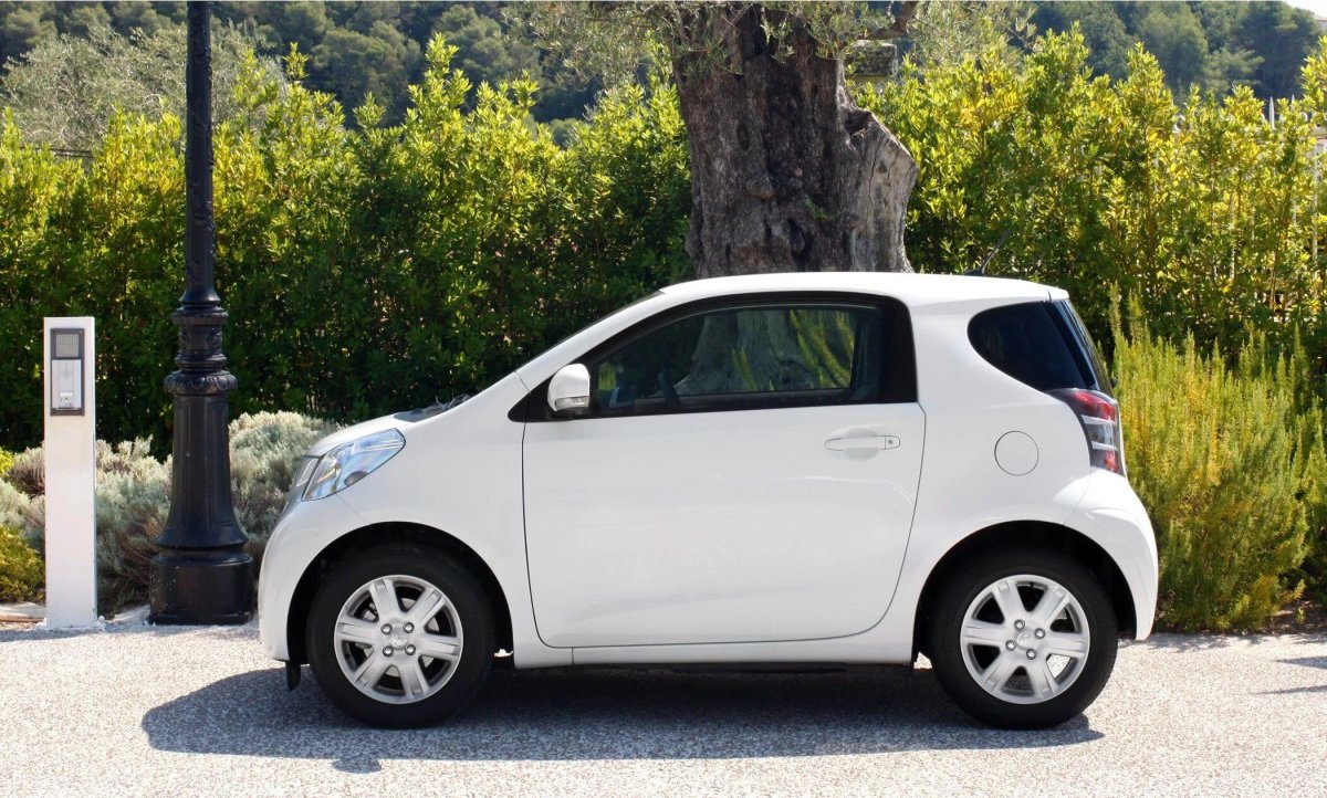 Toyota IQ 2