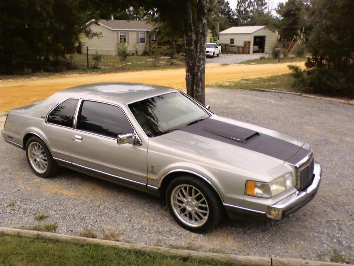 Lincoln Mark VIШ