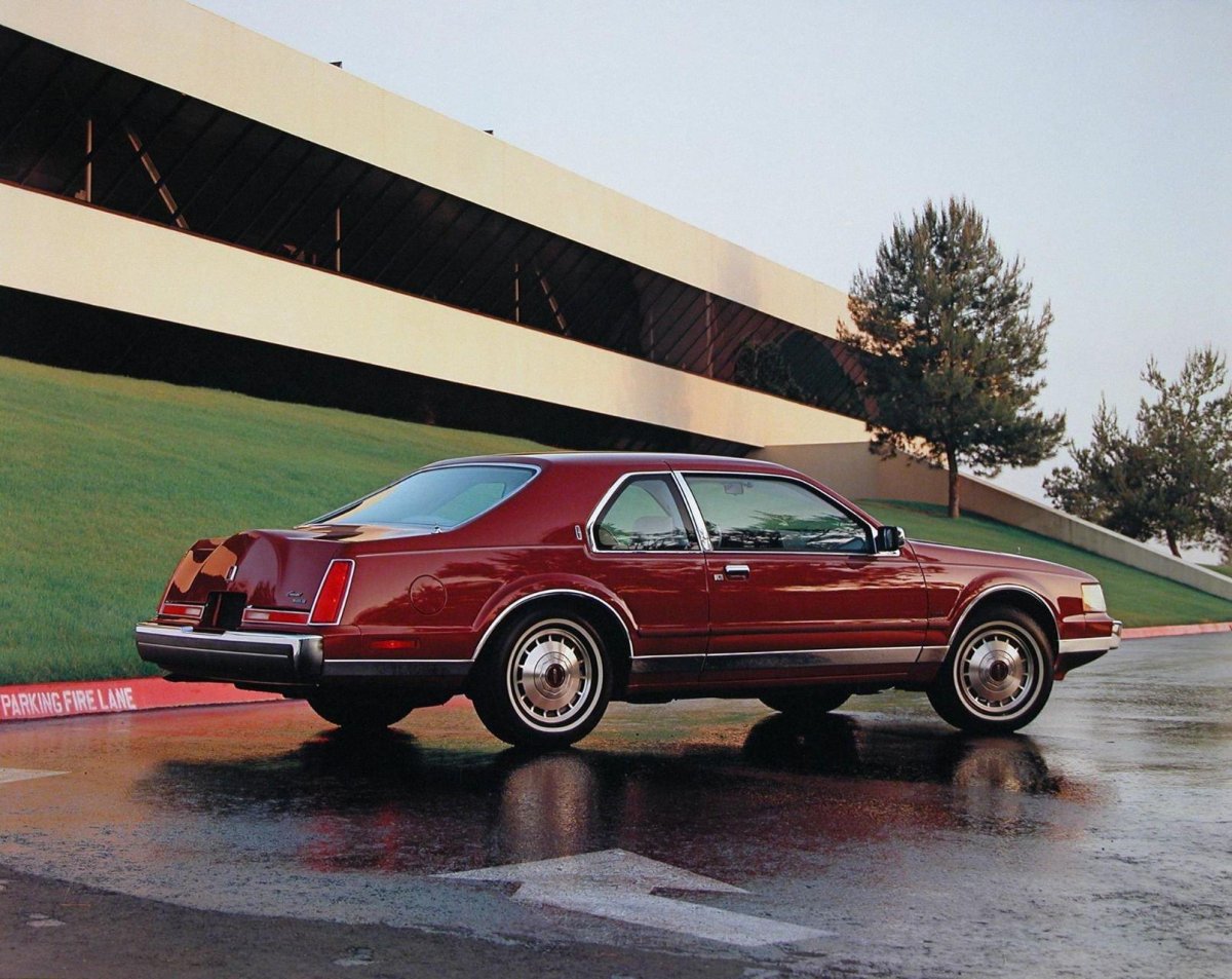 Lincoln Mark VII