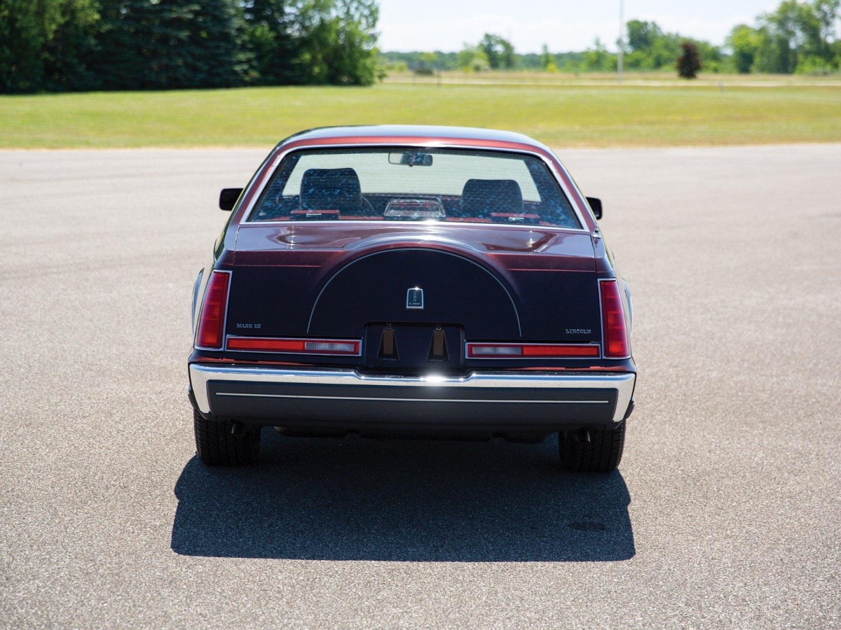 Lincoln Continental Mark VII