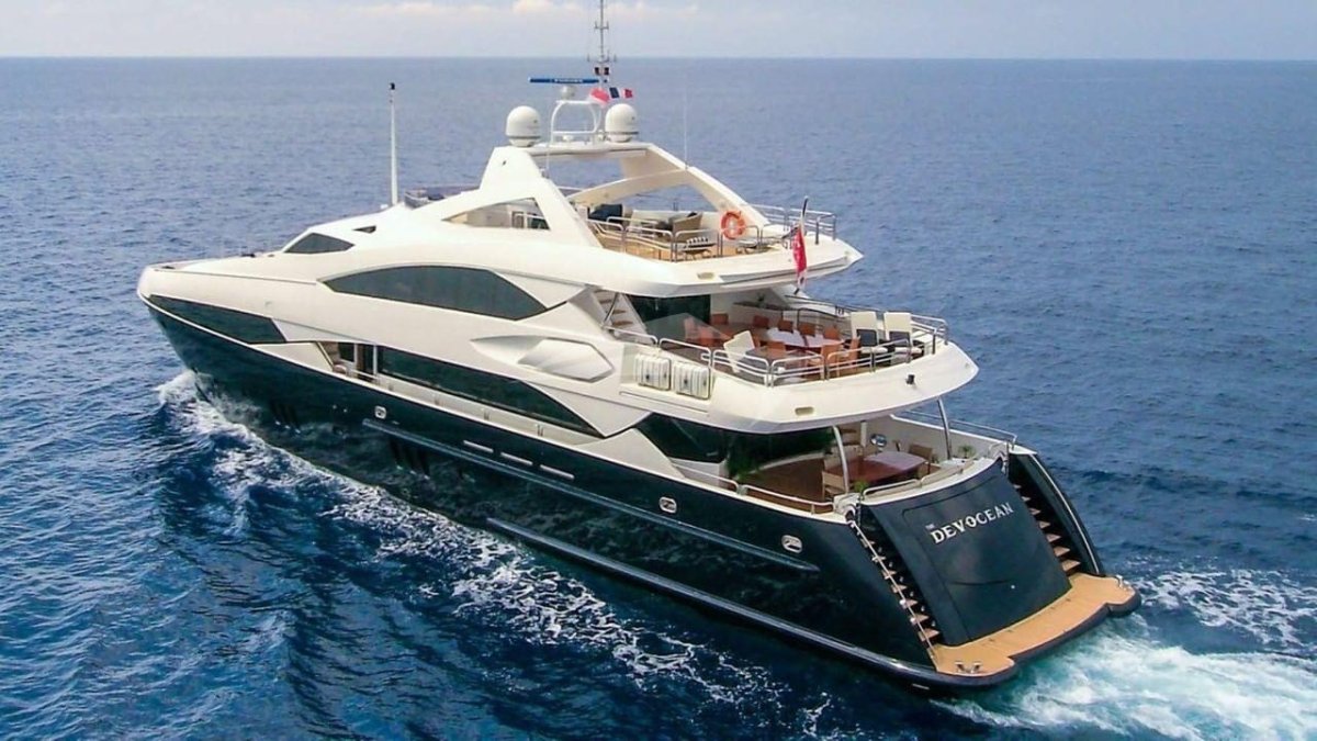 Яхта Sunseeker 155