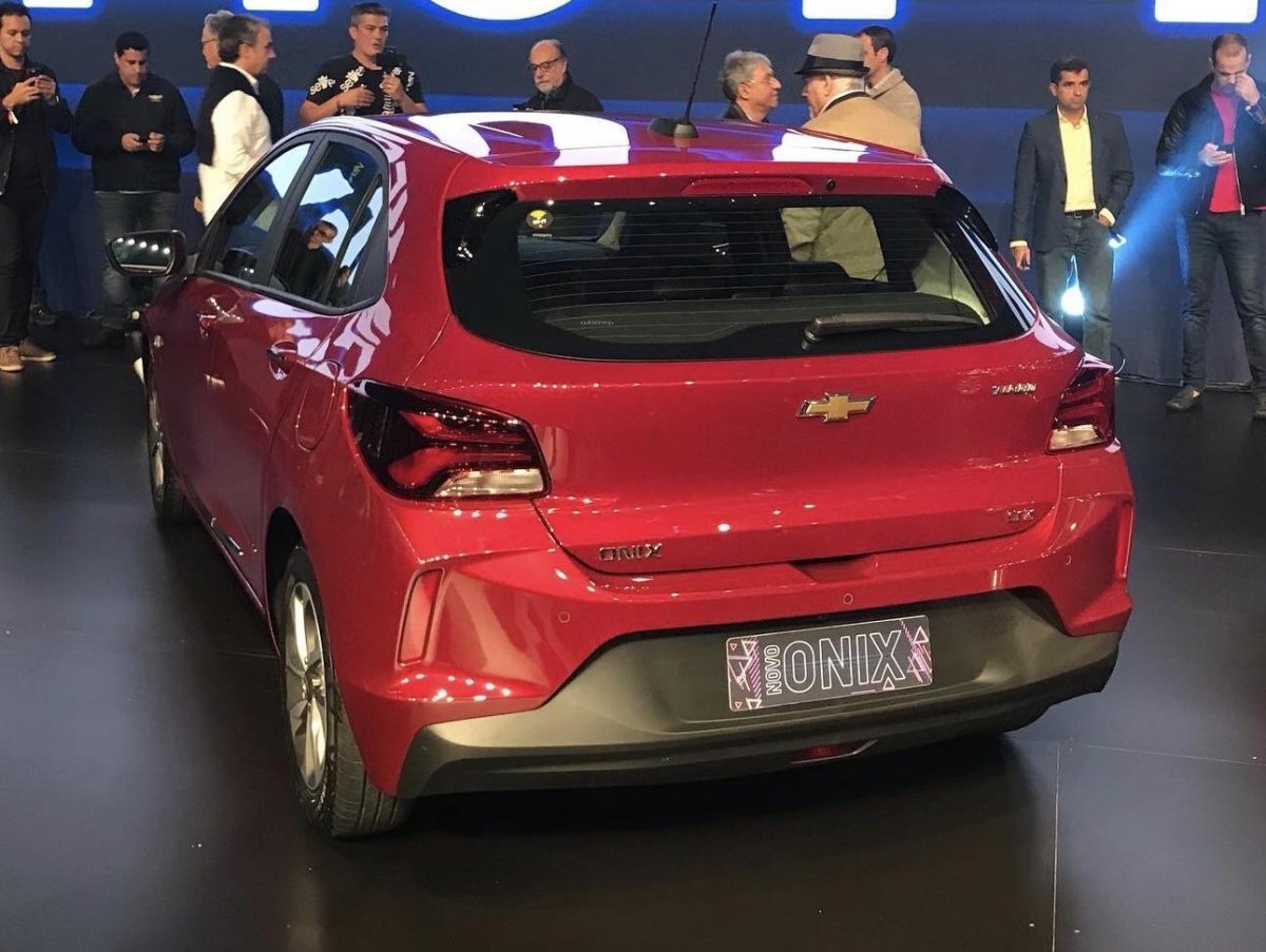 Chevrolet Onix хэтчбек