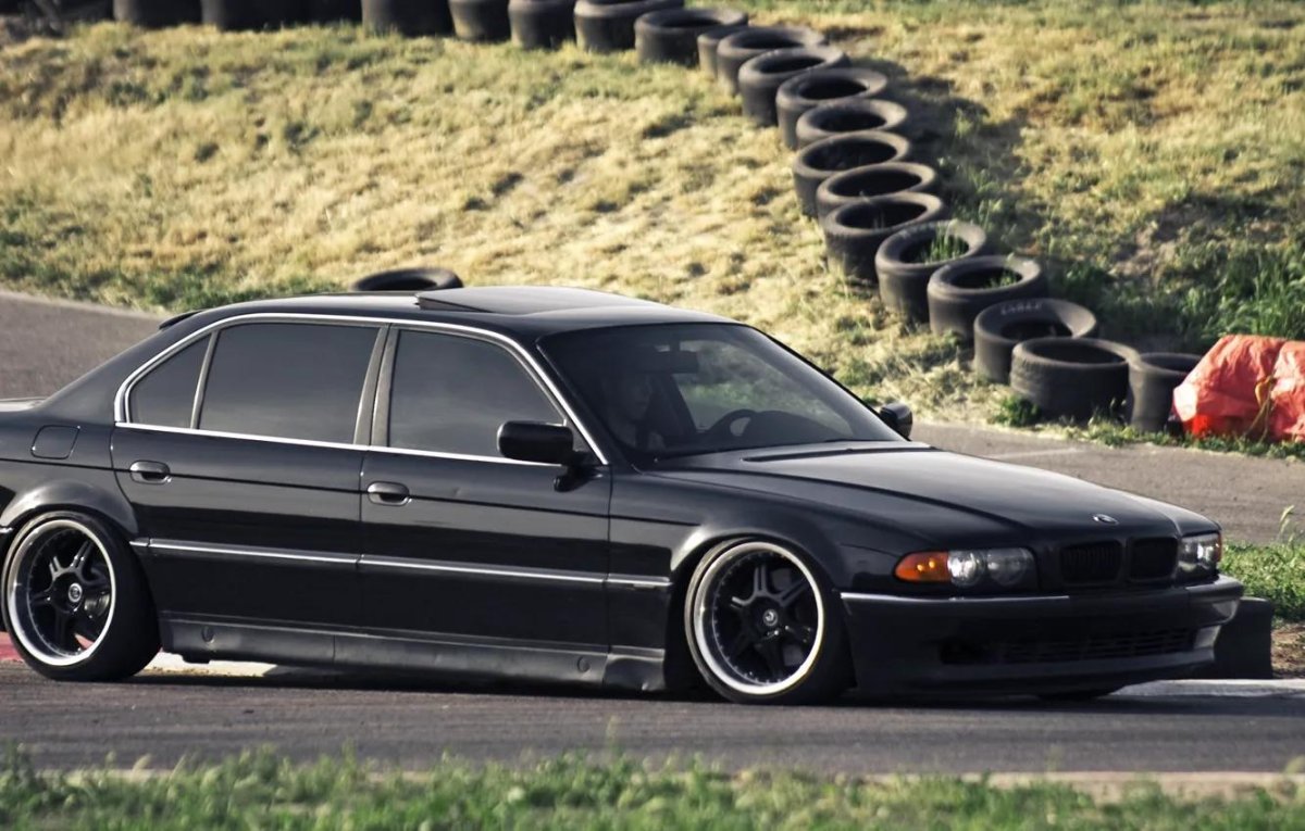 BMW e38 740i