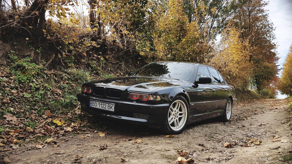 BMW e38 740i
