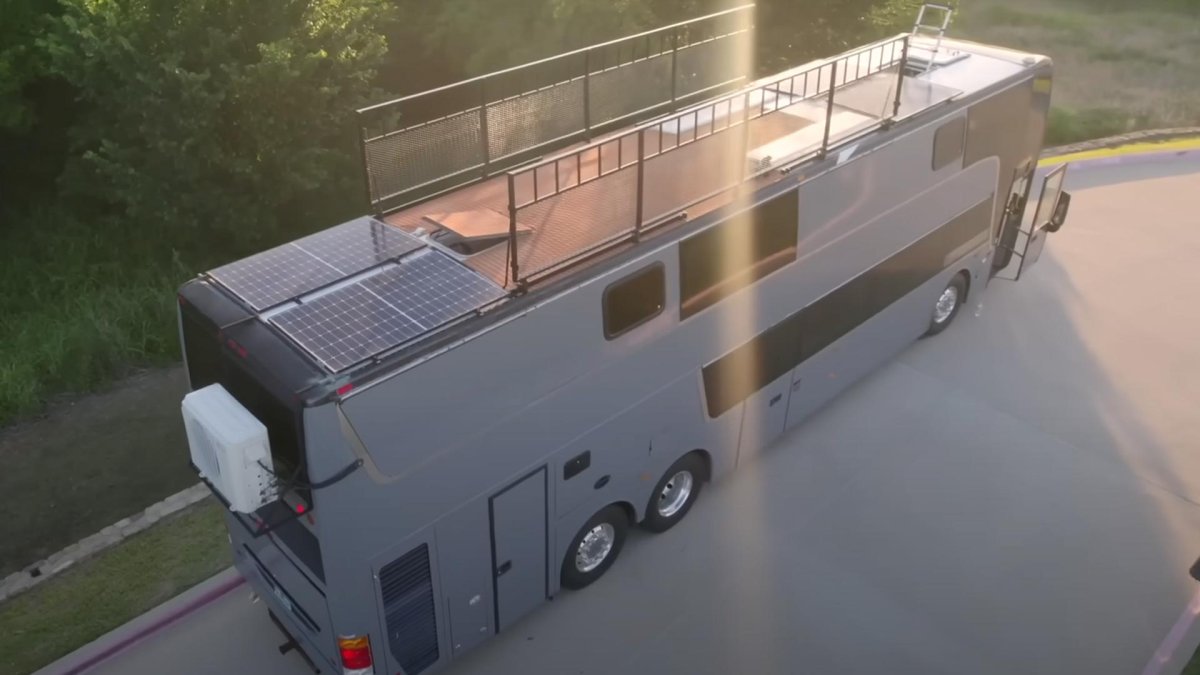 Двухэтажный кемпер автодом