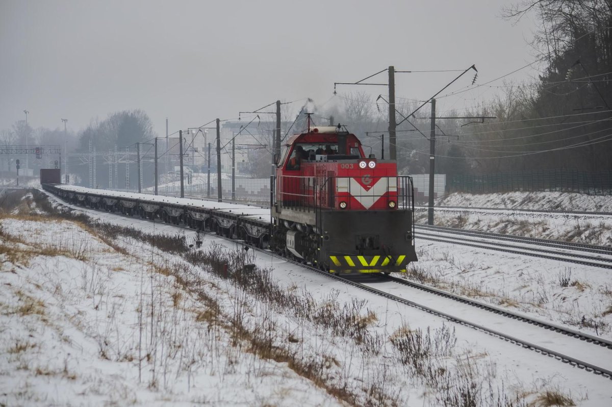 Локомотив поезд