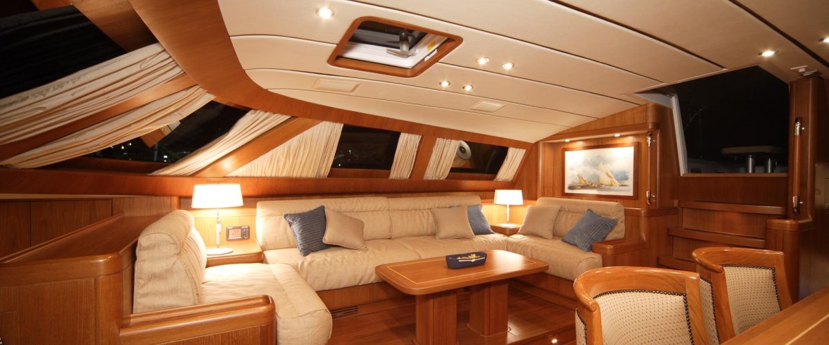 Парусная яхта Гиперион интерьер