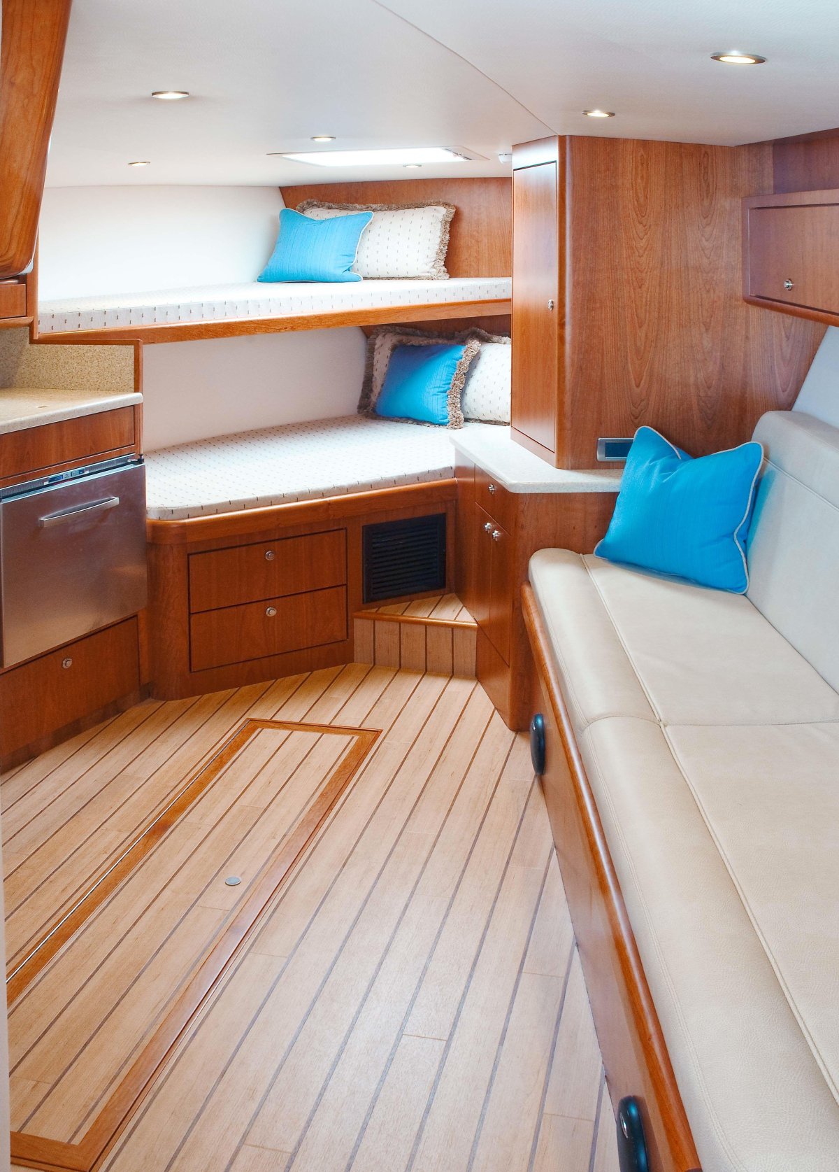 Яхта на 3 каюты